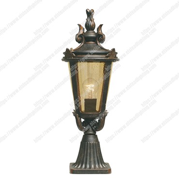 Baltimore 1 Light Medium Pedestal Lantern