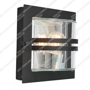 Bern 1 Light Wall Lantern &#8211; Black With Clear Glass